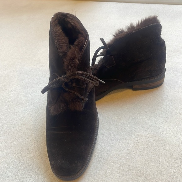 Stuart Weitzman Brown Suede and fur ankle desert boot size 9 - Picture 13 of 13